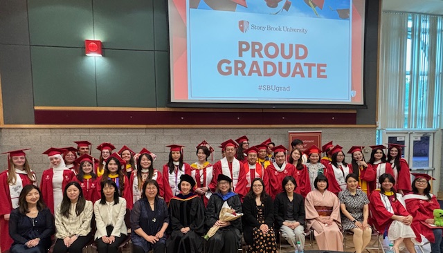 2025 graduates group picture